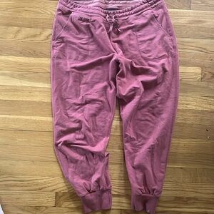 Women’s medium maroon/red Patagonia sweatpants